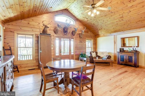 3714 Mountain Rd, Haymarket VA  20169-1739 exterior