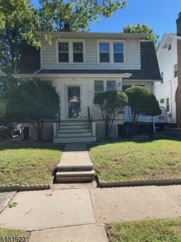 14 Hillcrest Ter, East Orange, NJ 07018-2308