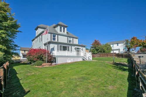 145 Connellsville St, Fayette City, PA 15438-1055