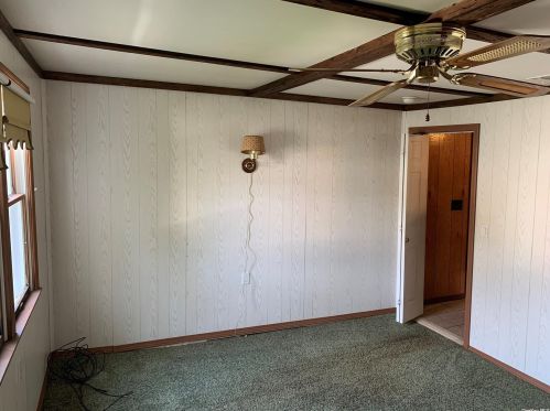 751 7th St, North Lindenhurst NY  11757-5511 exterior
