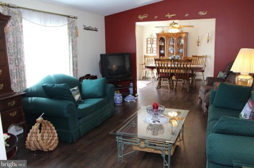 257 Chadwick Ct, Souderton PA  18964-2818 exterior