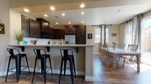 2479 Mountainside Dr, Los Banos CA  93635-8825 exterior