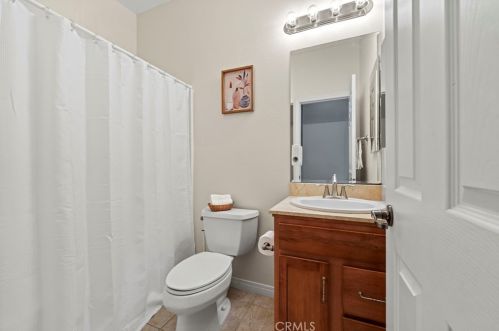 23860 Toscana Dr, Santa Clarita CA  91354-3015 exterior
