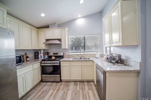 31768 Via Cordova, Lake Elsinore CA  92530-7961 exterior