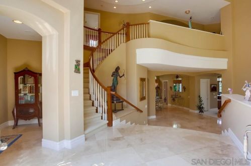 7100 Aviara Dr, Carlsbad, CA 92011-4900