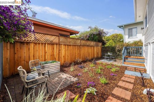 409 45th St, Oakland CA  94609-2124 exterior