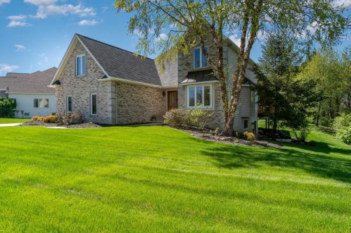 10791 Erie Dr, Crown Point, IN 46307-9489
