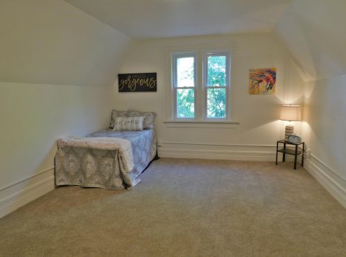 2575 Graham St, Milwaukee WI  53207-1609 exterior