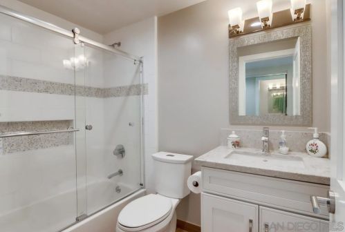 84 Montego Ct, San Diego CA 92118-3252 exterior