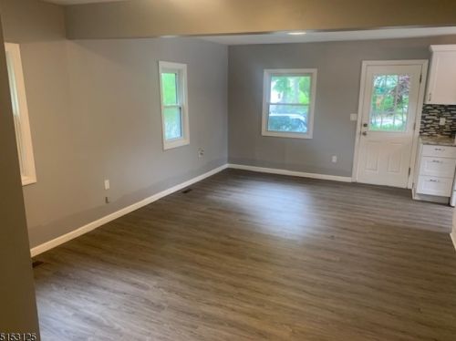 1 Adams Trl, Hopatcong NJ  07843-1202 exterior