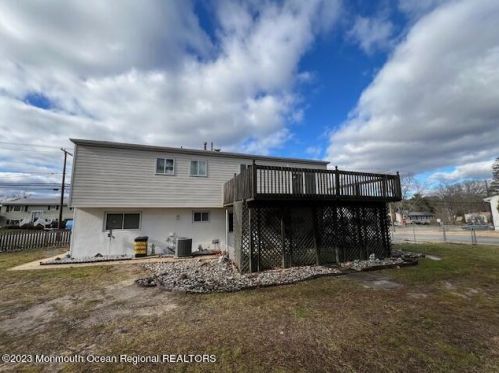 107 Manhattan St, Jackson Twp NJ  08527-2545 exterior