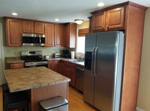 301 Franklin St, Hanson, MA 02341-1555