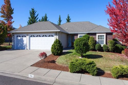 786 St Andrews Cir, Ashland, OR 97520-3783