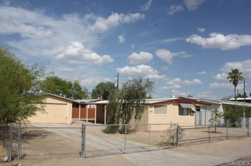 729 Daisy Dr, Bullhead City, AZ 86442-5063