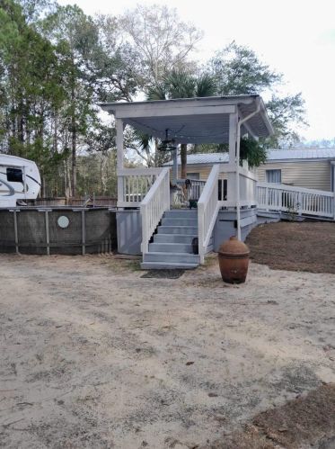 56 Canary Dr, Freeport, FL 32439-4164
