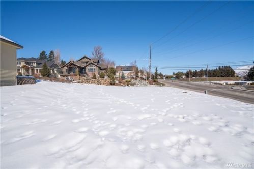 1811 Mckittrick St, Wenatchee, WA 98801-8338