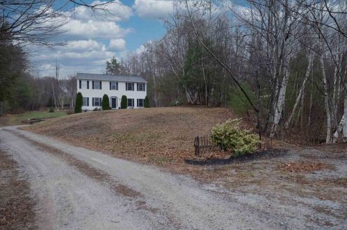 34 Clearwood Ln, Tilton, NH 03276-4320