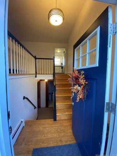 21 Arnott Rd, Manchester, CT 06040-4528