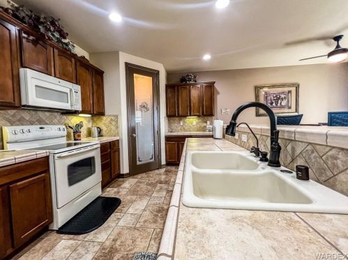 14 Torrey Pines Dr, Mohave Valley AZ  86440-8209 exterior