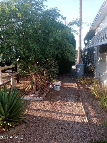 318 Crismon Rd, Mesa, AZ 85207-8020