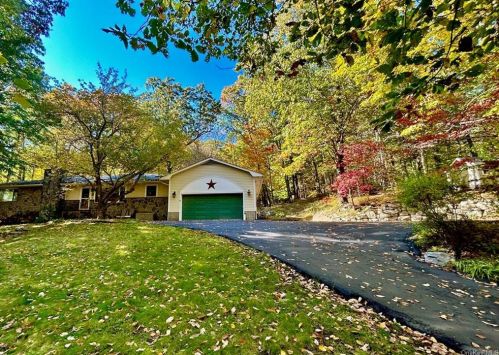 157 Johnsontown Rd, Sloatsburg, NY 10974-1100