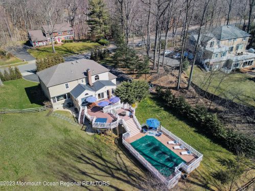 162 Borden Rd, Middletown NJ  07748-3050 exterior