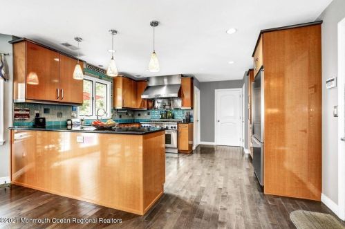 7 Sheldon Dr, Jackson Twp, NJ 08527-4846