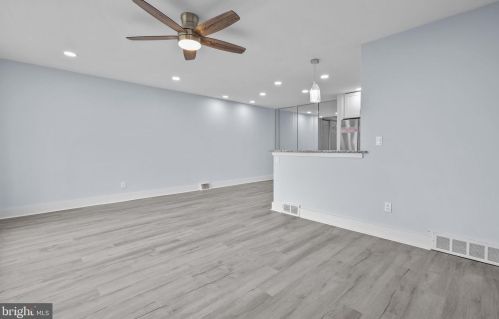 8522 Castor Ave, Philadelphia PA  19152-1208 exterior