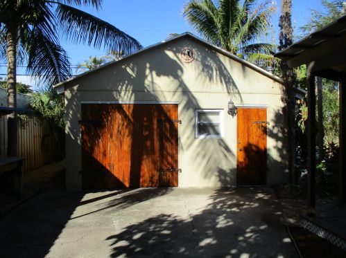 717 Colonial Rd, West Palm Beach, FL 33405-3903