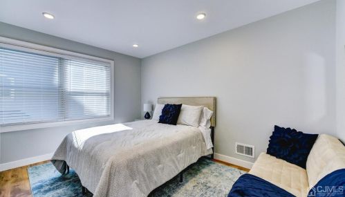 5 Fort Ave, Pelican Island NJ  08751-1512 exterior