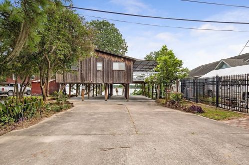 1014 Forest River Dr, Channelview TX  77530-3080 exterior