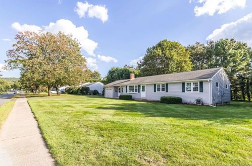 98 Carriage Dr, Manchester, CT 06040-6613