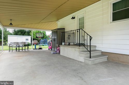 136 Franklin St, Auburn NJ  08085-1236 exterior