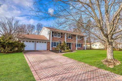 50 Plymouth Ave, Mount Sinai, NY 11766-2530