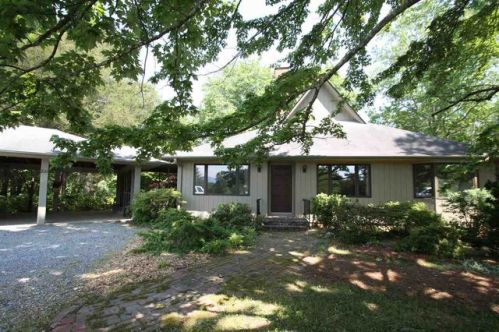 123 Scenic Ln, Landrum, SC 29356-9413