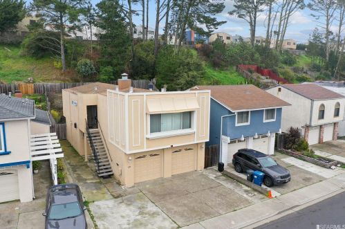 556 Verducci Dr, Daly City, CA 94015-2844