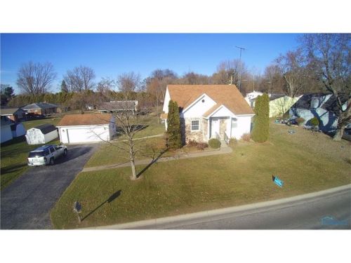 99 Academy Dr, Swanton, OH 43558-1402
