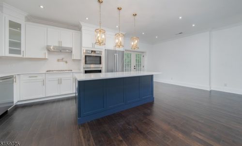 56 Sunset Trl, Parsippany NJ  07834-1138 exterior