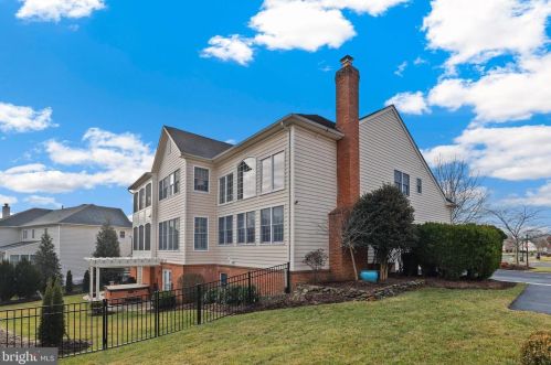 15609 Ryder Cup Dr, Haymarket VA  20169-6160 exterior