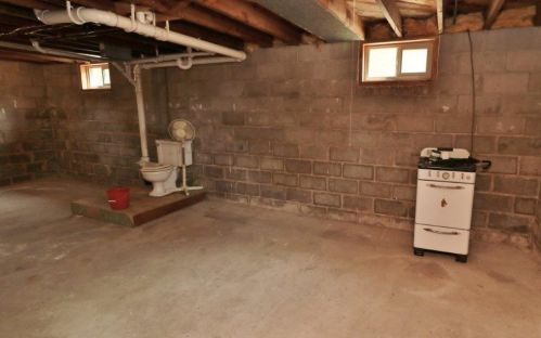 605 Kinkead Dr, Alex MN  56308-4932 exterior