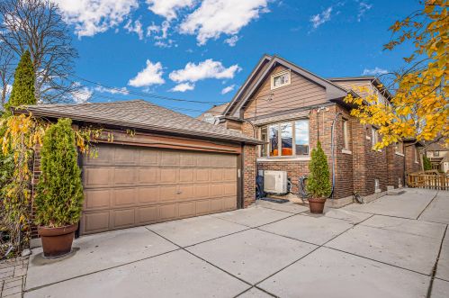 4779 Larkin St, Milwaukee WI 53211-1151 exterior