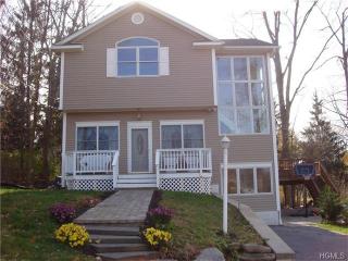 45 Woodland Dr, Kent Lakes, NY 10512-6704