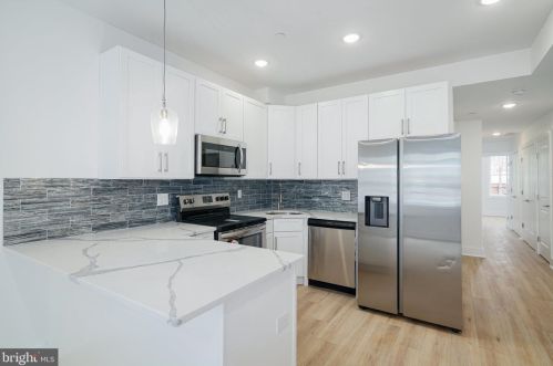2021 2nd St, Philadelphia, PA 19122-0026
