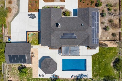 90 Foxtail Ln, Templeton, CA 93465-9535