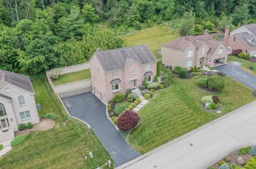 371 Martha Dr, Canonsburg, PA 15317-5217
