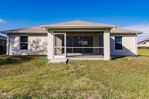 305 25th Ave, Cape Coral FL  33993-7577 exterior