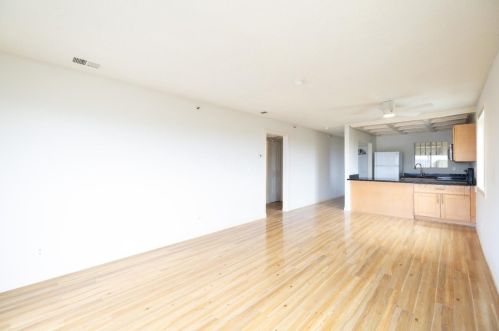 1532 Chanslor Ave, Richmond, CA 94801-3275