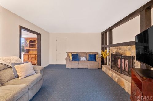 400 Douglas Ave, Avenel NJ  07001-1108 exterior