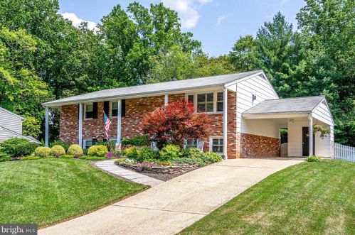8713 Kerry Ln, Springfield, VA 22152-3206