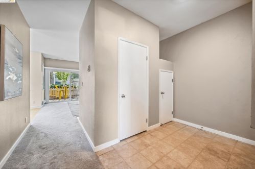 123 Lakeshore Ct, Richmond CA  94804-7422 exterior